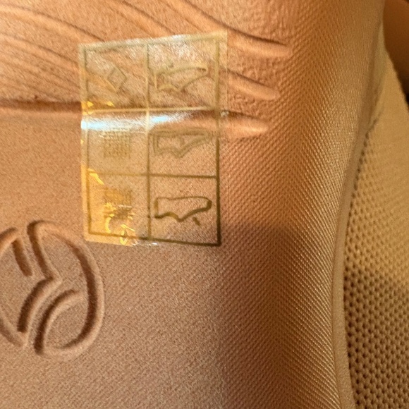 NIB - Kizik Madrid Eco-Knit slip-on shoes - SZ 8.5 - Picture 8 of 17